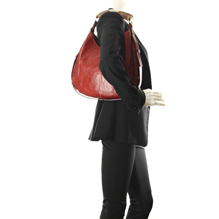 Yves Saint-Laurent Mombasa medium size in red leather - Detail D1