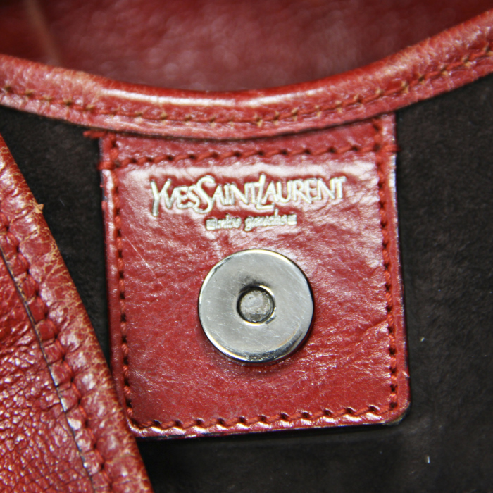 Yves Saint-Laurent Mombasa medium size in red leather - Detail D3
