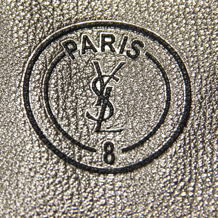 Yves Saint-Laurent cabas Y-mail grand modèle en cuir argenté  - Detail D5