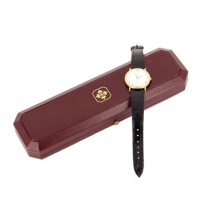 Patek Philippe Calatrava "Clous de Paris" in yellow gold Ref : 3919 Circa 1998  - Detail D1