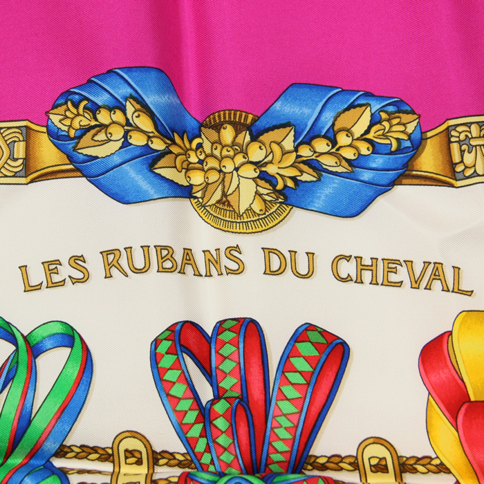 Foulard quadrato Hermes Carre Hermes in twill di seta bianca e rosa - Detail D1