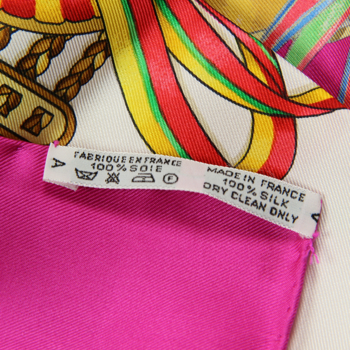 Foulard quadrato Hermes Carre Hermes in twill di seta bianca e rosa - Detail D2