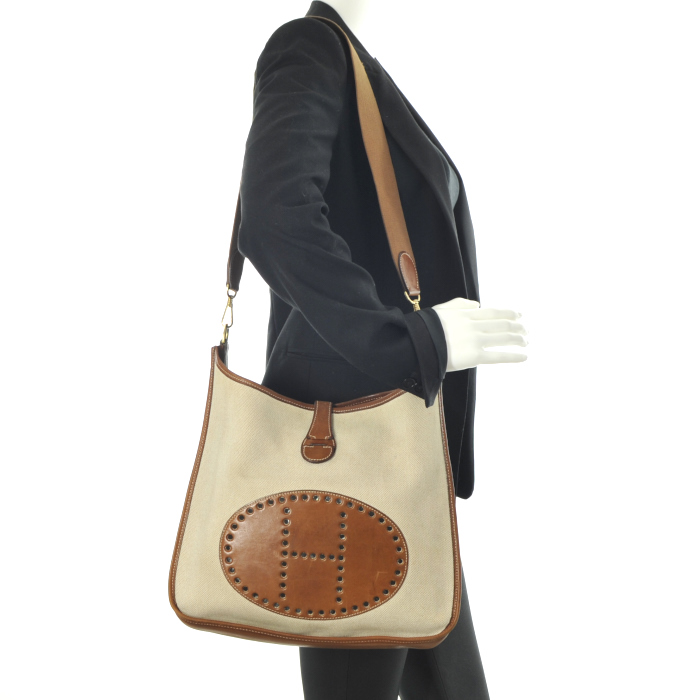 Sac à main Evelyne grand modèle en toile beige et cuir marron - Detail D1