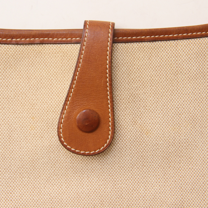 Sac à main Evelyne grand modèle en toile beige et cuir marron - Detail D5