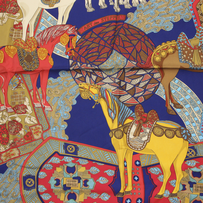 Pañoleta cuadrada Carre Hermes en sarga de seda azul con diseños ecuestre - Detail D3