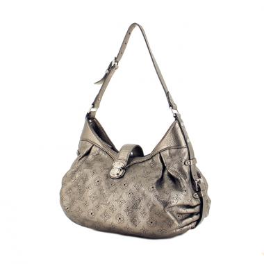 Louis Vuitton L petit modèle en cuir Mahina gris argenté
