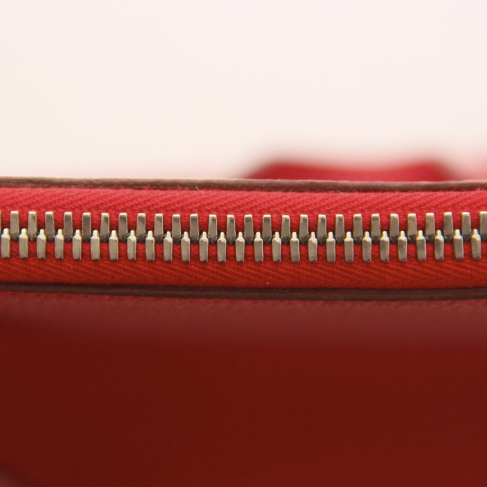 Hermès Escapade Handbag in red leather taurillon clémence - Detail D4