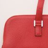 Bolso de mano Hermès Escapade en cuero taurillon clémence rojo - Detail D5 thumbnail