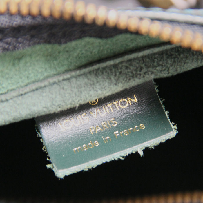 Louis Vuitton travel bag Kendall in green leather - Detail D4