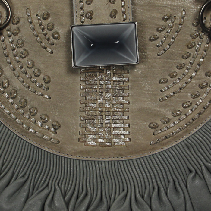 Dior Plissé in grey and beige leather - Detail D4
