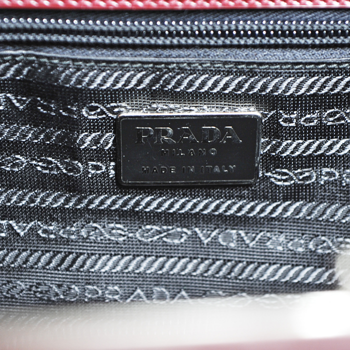 Prada in burgundy mat leather - Detail D4