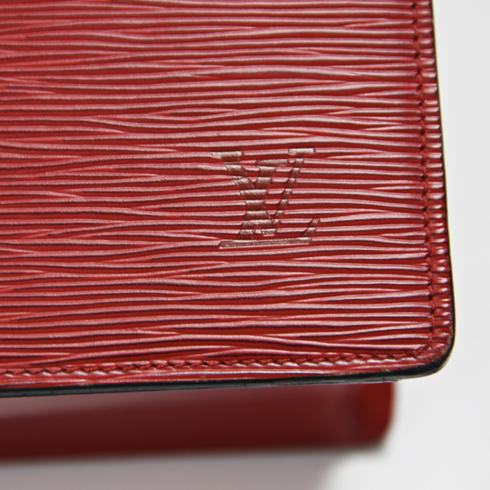 Louis Vuitton Riviera en cuir épi rouge - Detail D3