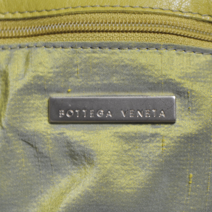 Bolso de mano en piel de pitón verde anís - Detail D3