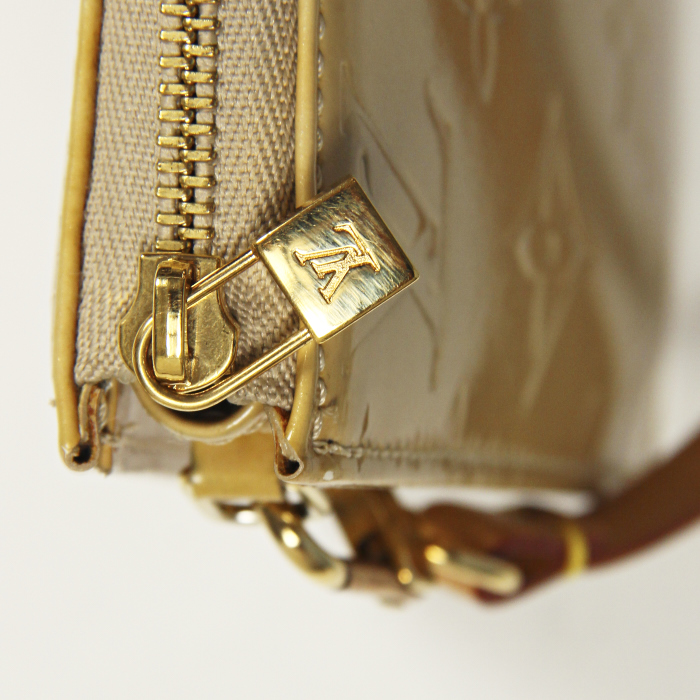 Pochette Lexington in pelle verniciata monogram beige - Detail D5