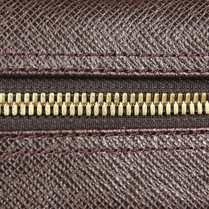 Louis Vutton Kendall travel bag in burgundy leather - Detail D5