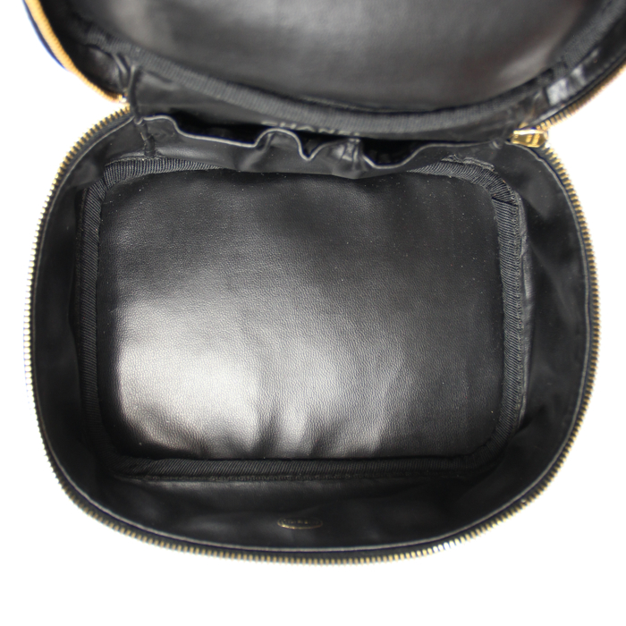 Chanel Vanity en cuir noir - Detail D2