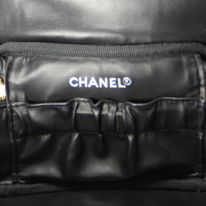 Chanel Vanity in black leather - Detail D3