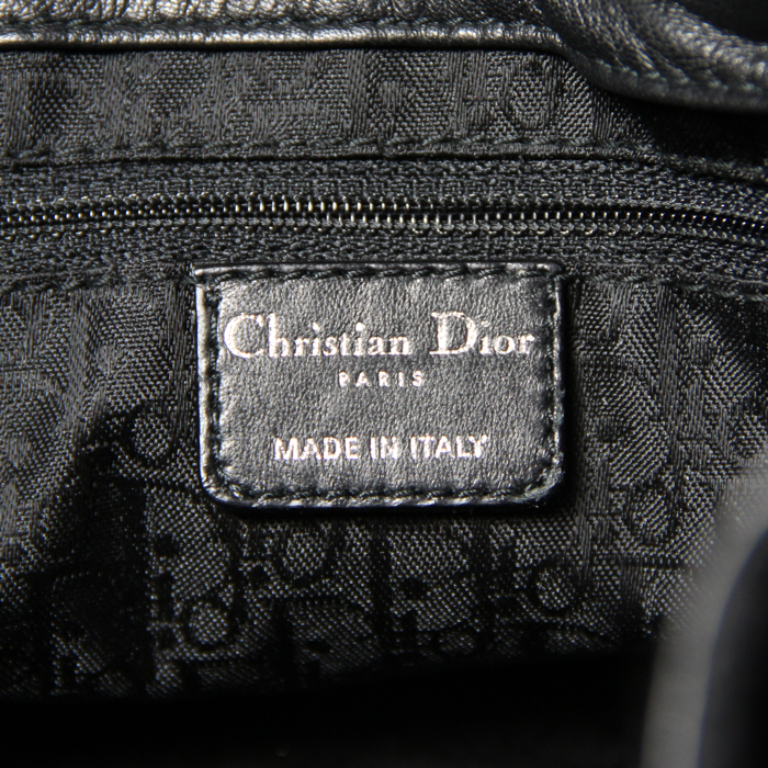 Bolso de mano Dior Drawstring Shopping en piel de potro negra - Detail D2