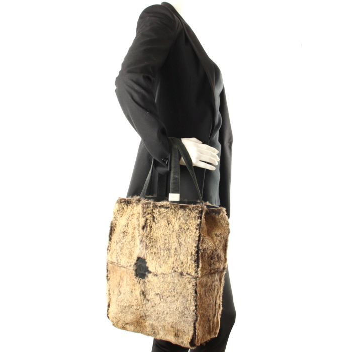 Chanel East West en tela y cuero negro - Detail D1