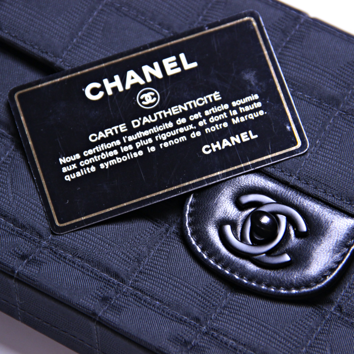 Chanel East West en tela y cuero negro - Detail D4