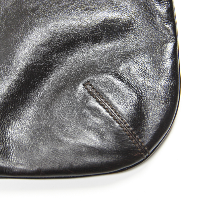 Yves Saint Laurent Tribute small model in brown leather - Detail D4