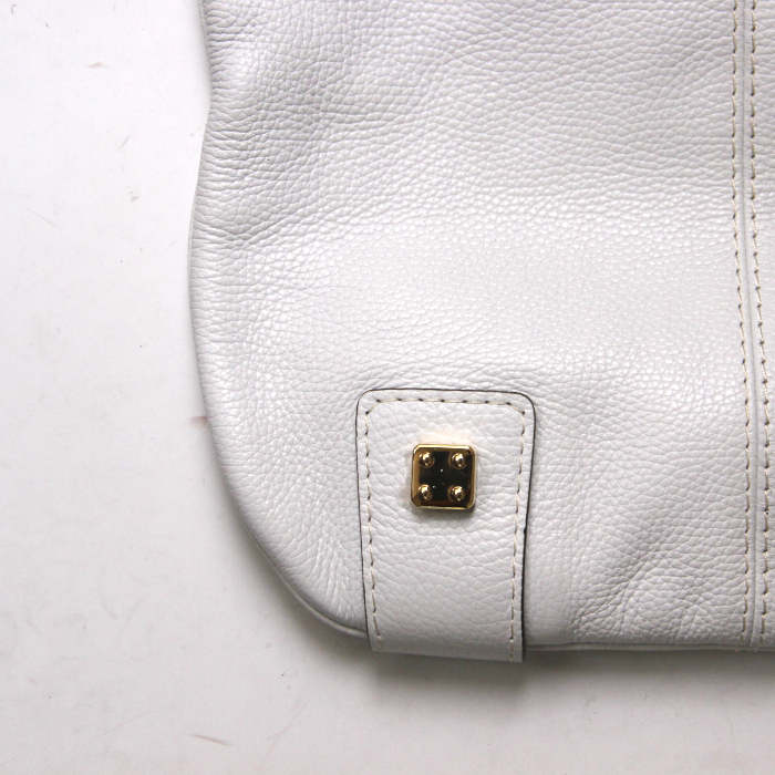 Loewe en cuir blanc - Detail D5