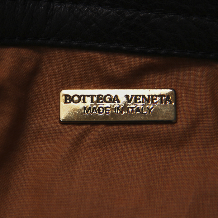 Bottega Veneta Travel bag in black leather - Detail D3