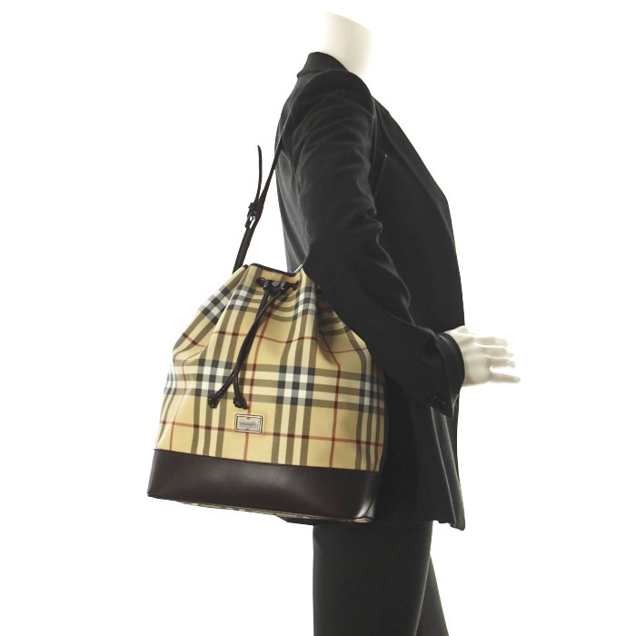 Burberry bucket bag en toile Haymarket check et cuir marron - Detail D1