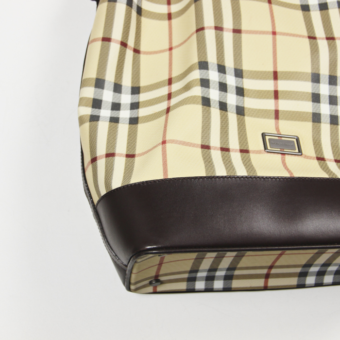 Burberry bucket bag en toile Haymarket check et cuir marron - Detail D4