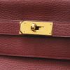Bolso de mano Kelly 40 cm en cuero Ardenne color burdeos - Detail D3 thumbnail