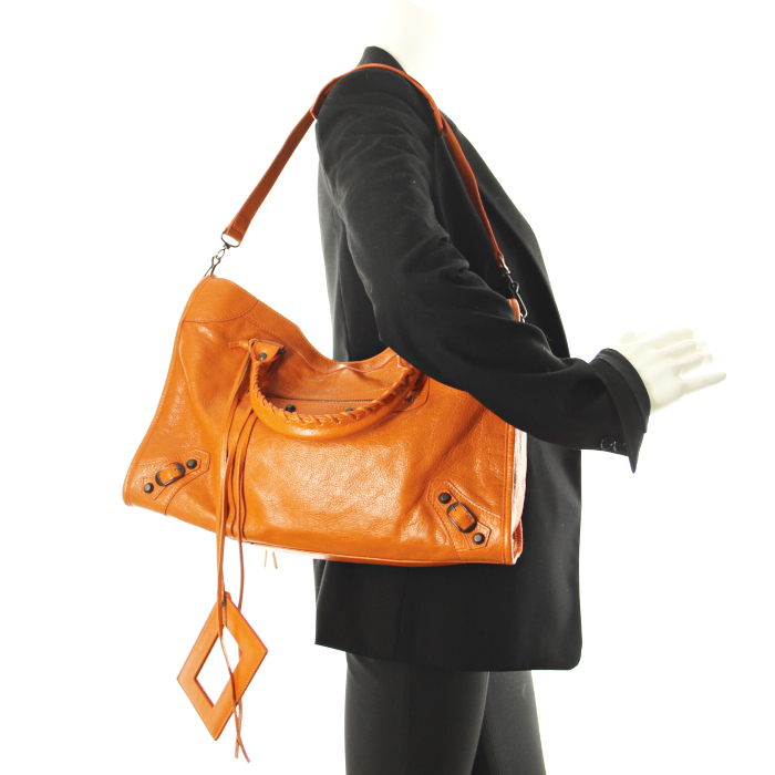 Balenciaga Classic City in orange leather - Detail D1