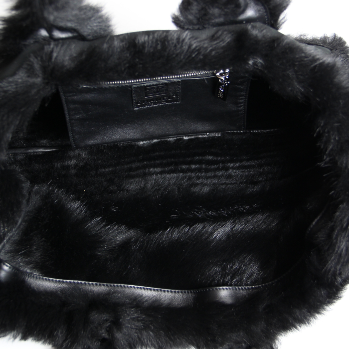 Chanel handbag in black suede and synthetic fur - Detail D2