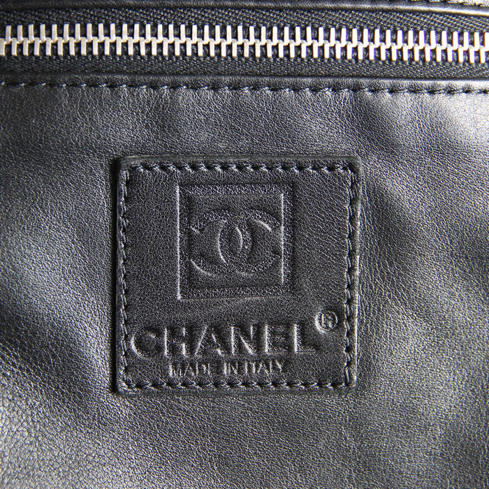 Chanel en daim et fourrure synthétique noire - Detail D3