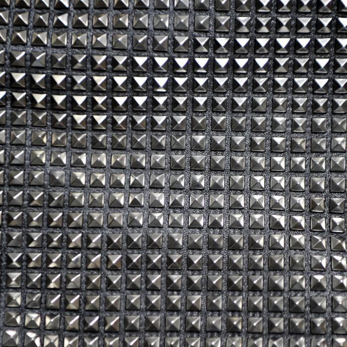 Burberry handbag in black studded leather - Detail D4