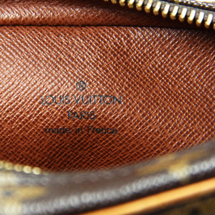 Louis Vuitton Danube in Monogram canvas and natural leather - Detail D4