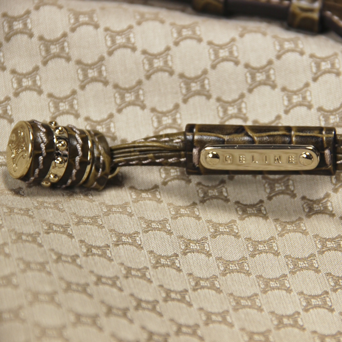 Celine Bittersweet in beige Monogram canvas and green leather - Detail D4