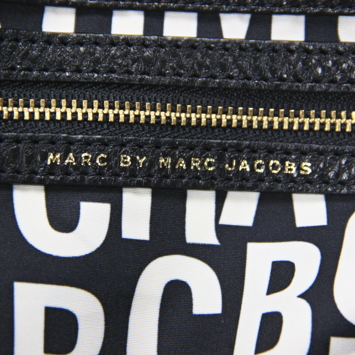 Marc by Marc Jacobs in black leather - Detail D4