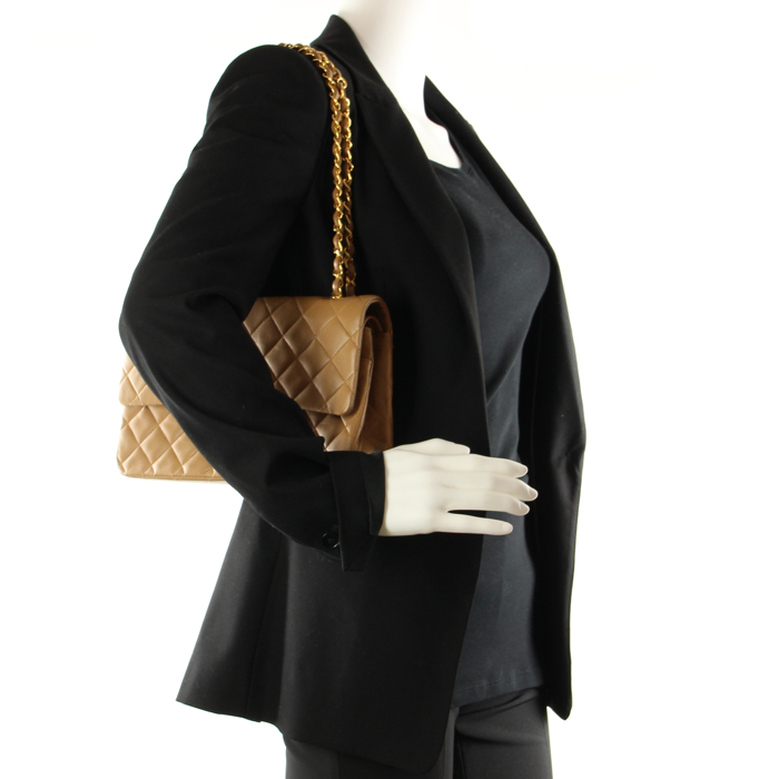 Chanel Timeless en cuir matelassé marron glacé - Detail D1