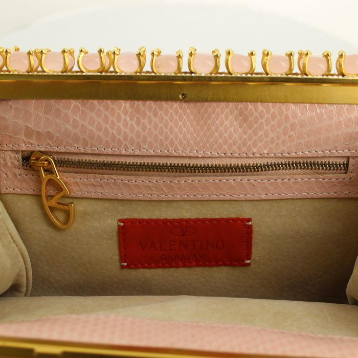 Pouch in pink leather - Detail D3