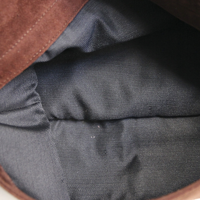 Bolso de mano Fendi Baguette en ante marrón - Detail D2