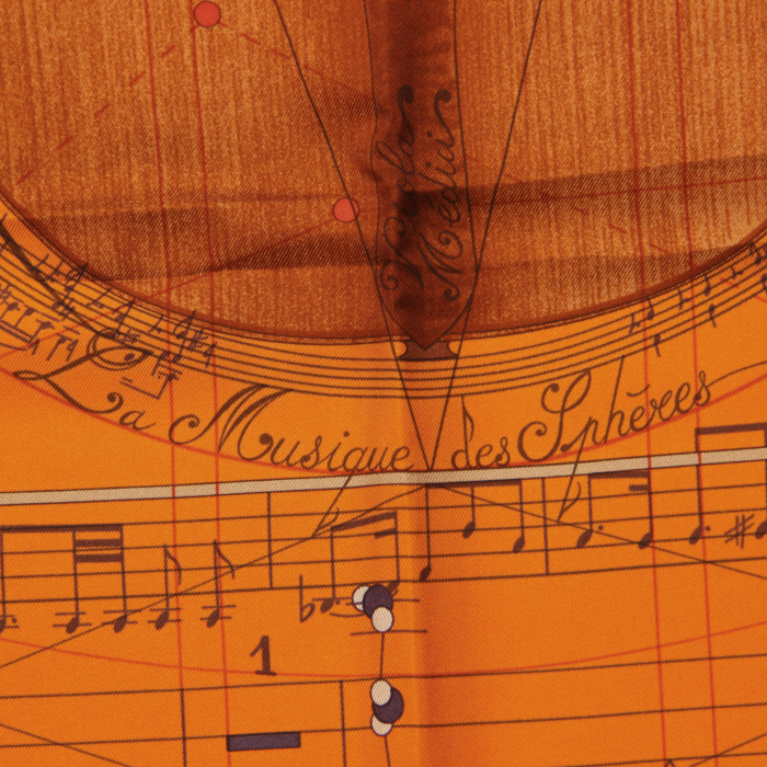 Hermès carré La musique des sphères en twill de soie orange - Detail D2