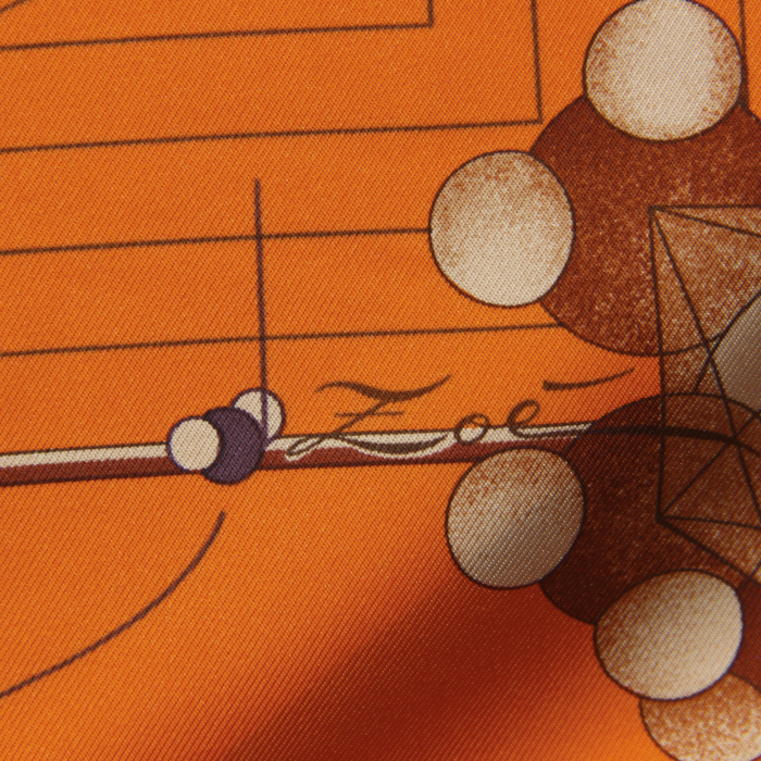 Hermès carré La musique des sphères en twill de soie orange - Detail D3