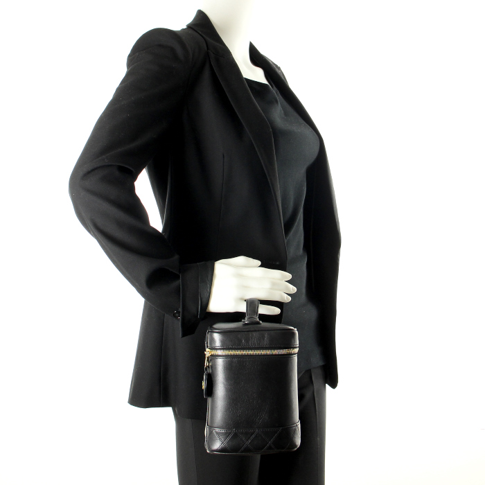 Chanel Vanity in black leather - Detail D1