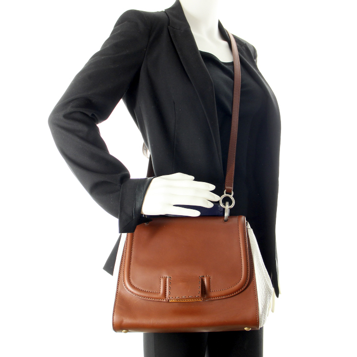 Fendi Silvana bag in brown and white leather - Detail D2
