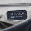 Chanel sac à dos en cuir matelassé bleu marine - Detail D4 thumbnail