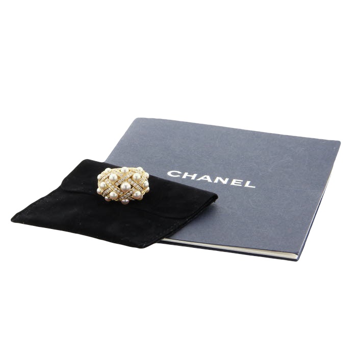 Chanel bague Baroque en or jaune, diamants et perles  - Detail D1