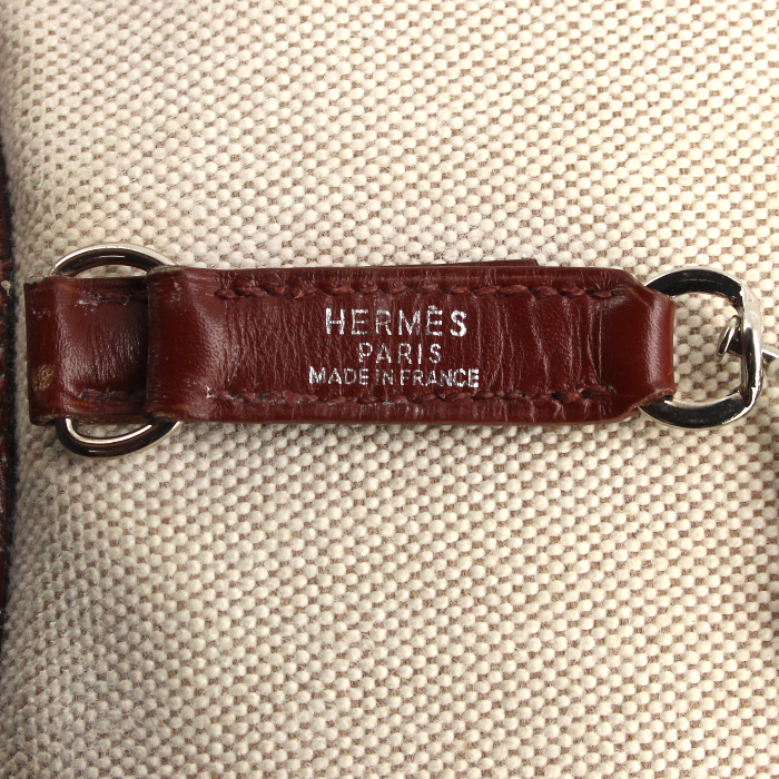 Hermes Trim handbag in beige canvas and chocolate brown leather - Detail D3