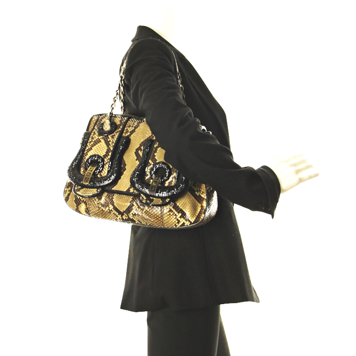 Fendi in beige python and black leather - Detail D1