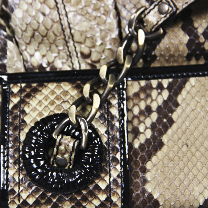 Fendi in beige python and black leather - Detail D5