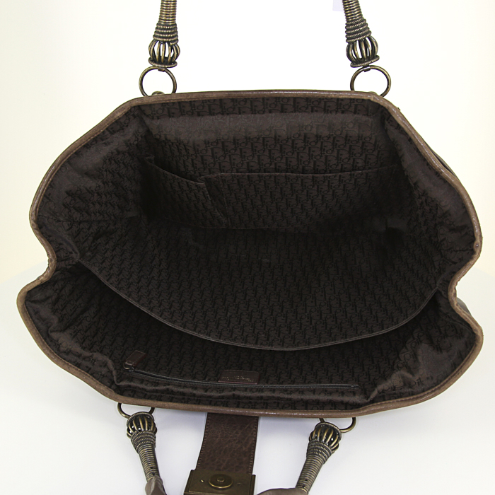 Dior Plissé handbag in brown leather - Detail D2